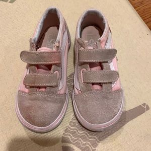 Toddler shoes: brand:Vans; size:us9